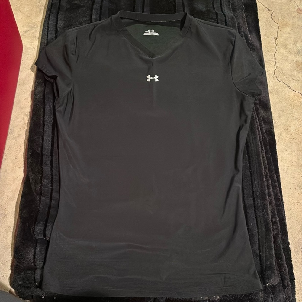 under armor athletic shirt